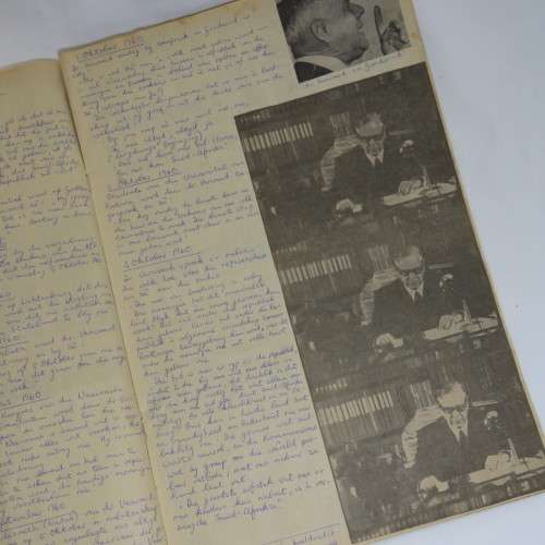 1960/1 Plakboek oor die eerste aanslag op DR HF Verwoerd se lewe en ander verwante sake