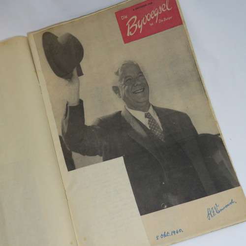 1960/1 Plakboek oor die eerste aanslag op DR HF Verwoerd se lewe en ander verwante sake