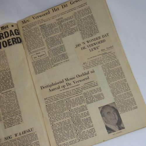 1960/1 Plakboek oor die eerste aanslag op DR HF Verwoerd se lewe en ander verwante sake
