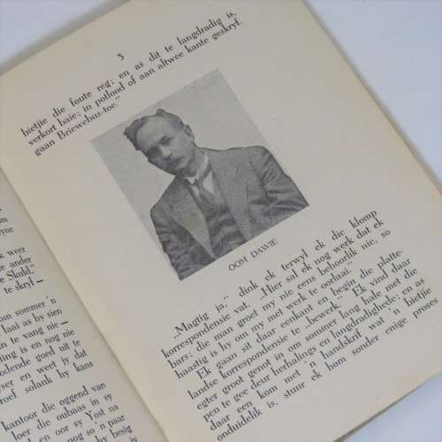 Oom Izak van Kaapstad kyk terug deur Izak W. van Tonder - 1945 issue