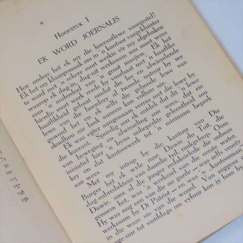 Oom Izak van Kaapstad kyk terug deur Izak W. van Tonder - 1945 issue