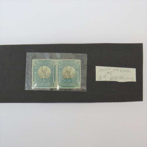 SACC 113 with error mint pair no white line - Top of 1/2d border