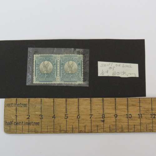 SACC 113 with error mint pair no white line - Top of 1/2d border