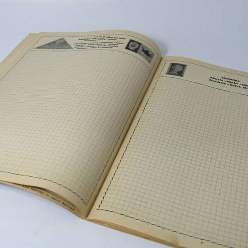 Old stamp album with over 300 stamps - some loose
