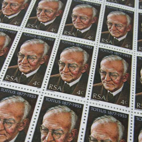 South Africa SACC 416 Totius - Full sheet of 4c stamps with shift in colour of RSA and 4c