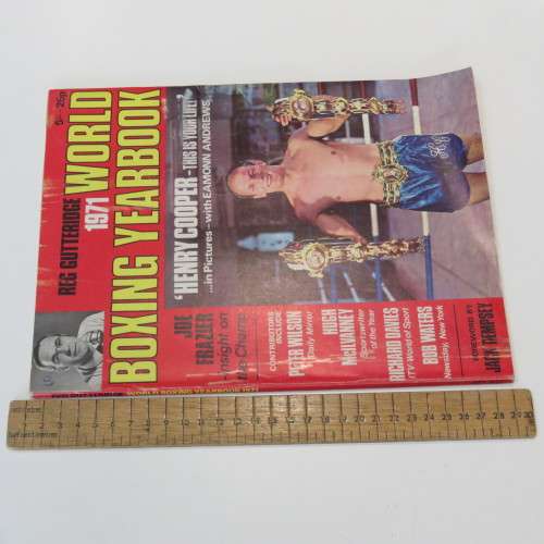 1971 World Boxing yearbook