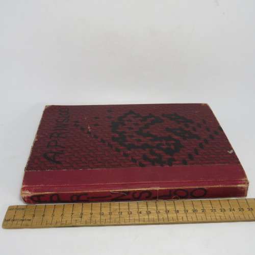 Stamp Album with more than 700 world stamps - Not researched