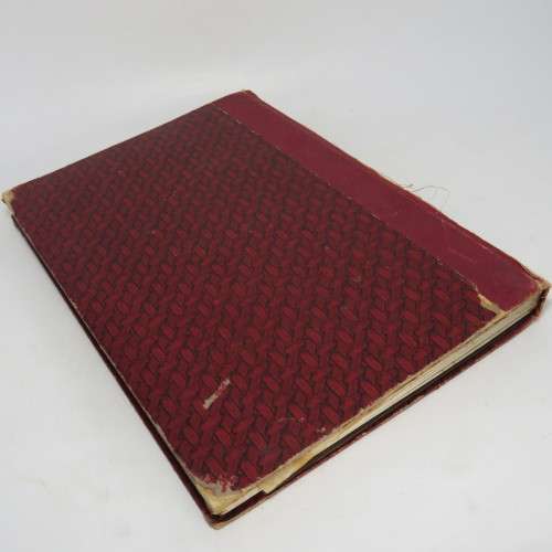 Stamp Album with more than 700 world stamps - Not researched