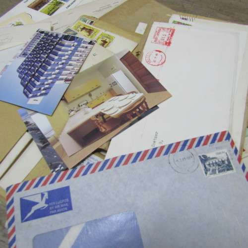 Over a kilo of stamps on envelopes - Postal History - unresearched