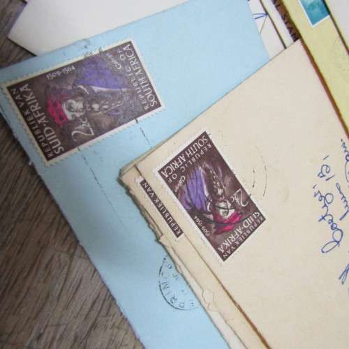 Over a kilo of stamps on envelopes - Postal History - unresearched