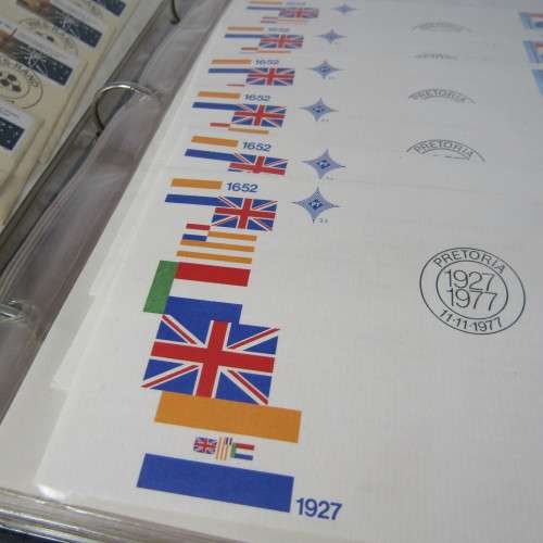 Album with more than 90 First Day Cover and other items - Southern Africa - many definitive series