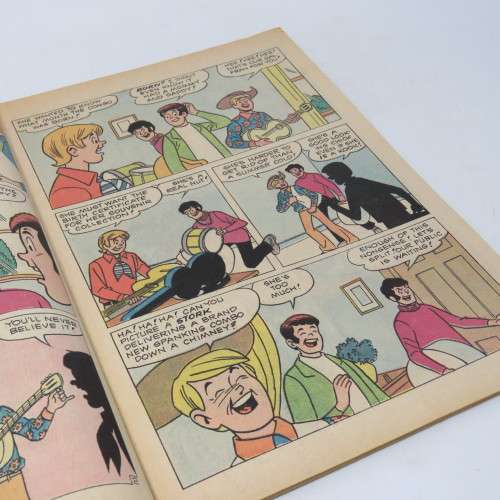 Archie Series goes Glad The Mad House Glads No 75