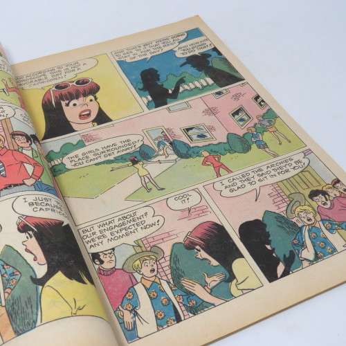 Archie Series goes Glad The Mad House Glads No 75