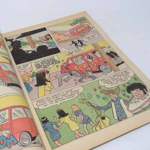 Archie Series goes Glad The Mad House Glads No 75