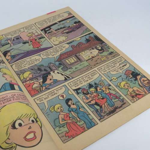 Archie Series Archie`s Girls Betty and Veronica no 327