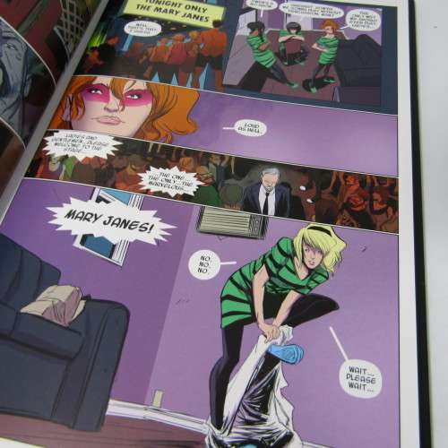 Marvel Spider-Gwen  - Most wanted graphic novel #106