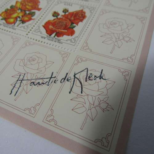 South Africa miniature sheet of 1979 Rose stamps - Mint unhinged - Signed by the artist