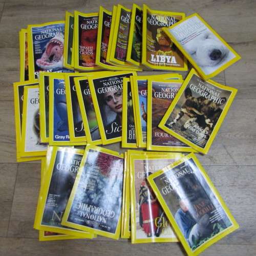 National Geographic - Batch of books from 1972 to 2001 - (COLECTION ONLY)