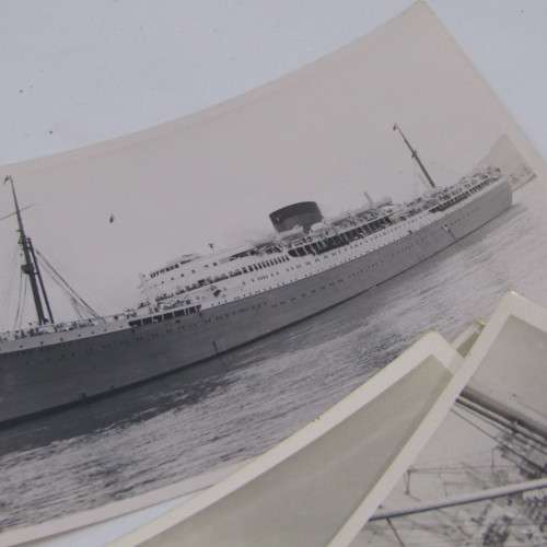 Lot of 19 WW2 photos of ships and Watercraft - North America