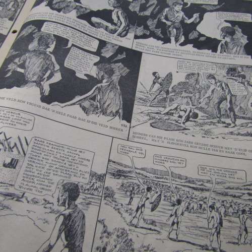 Patrys magazine - April 1971 - Hoerskool uitgawe - Militere opleiding van SA seuns - punch holes