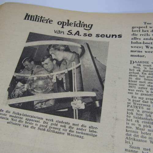 Patrys magazine - April 1971 - Hoerskool uitgawe - Militere opleiding van SA seuns - punch holes
