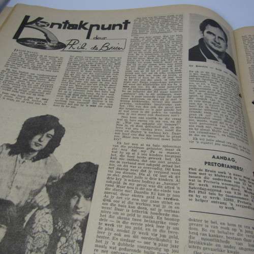 Patrys magazine - Februarie 1971 - Hoerskool uitgawe - punch holes