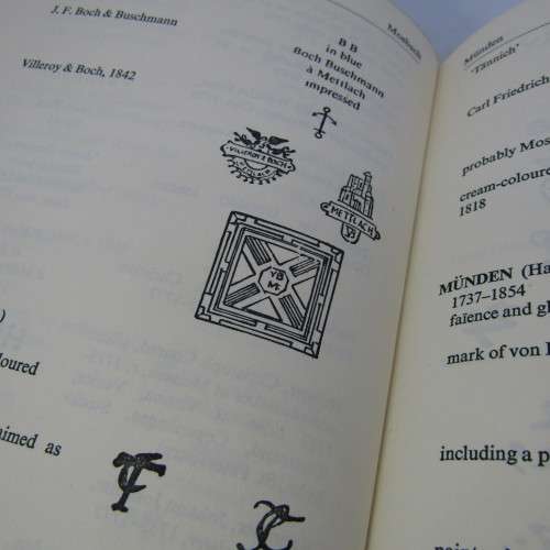 Handbook of pottery and porcelain marks - JP Cushion and WB Honey