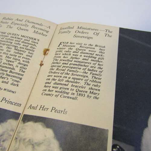 The Royal Jewellery booklet
