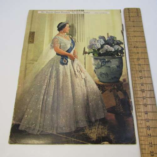 The Royal Jewellery booklet