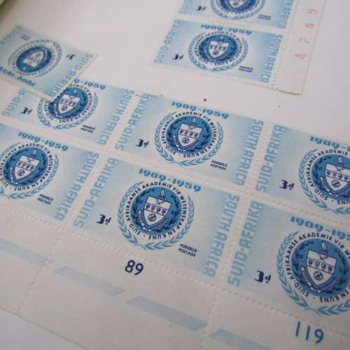 Album with over 1500+ excellent stamps Netherlands, Canada etc. - scarce and mint stamps
