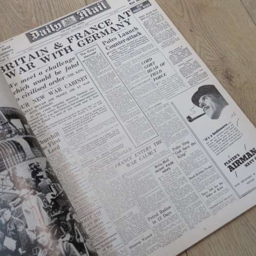 WW2 War Despatches - From the Daily Mail - Issued 1977 - Size 39,5 x 28,5 cm