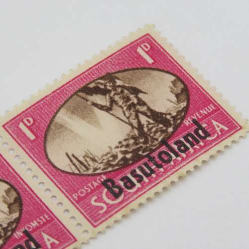 SACC 124 Bechuanaland pair of 1d stamps - Right hand stamp with cap flow