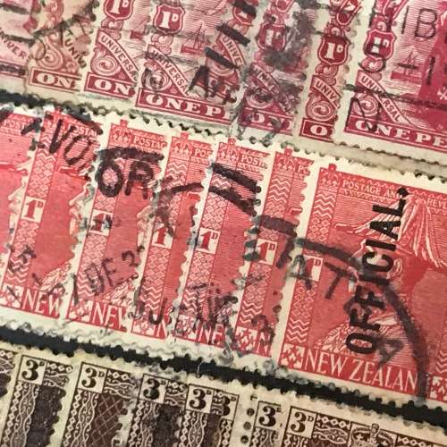 Collection of New Zealand Lot of Unresearched stamps