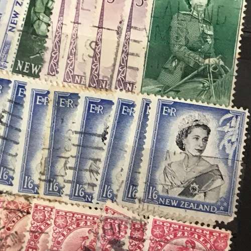 Collection of New Zealand Lot of Unresearched stamps