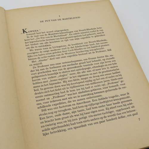 Afrika Doodt! - Avonturen vol Levensgevaar in Donker Afrika by Attilio Gratti - 1953 issue