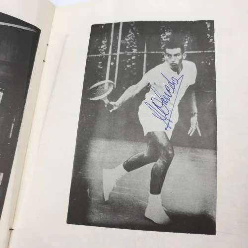 Vintage Tennis Championship booklet signed by Rod Laver, Frank Sedgman, Andres Gimeno, Earl Buchholz