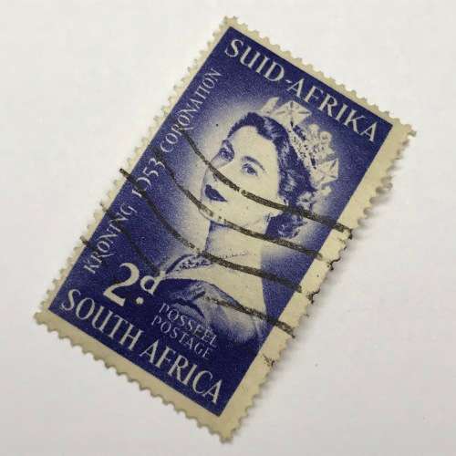 SACC 142 Queen Elizabeth 3 x error stamps with some error - Dark spot to the left of her right eye