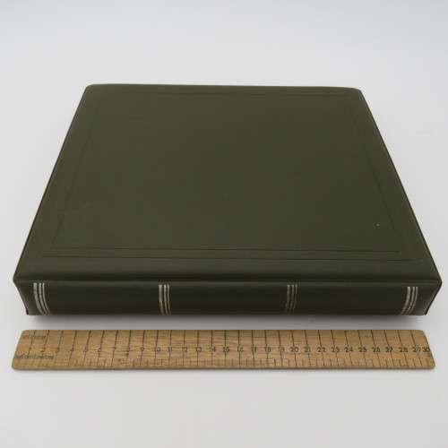 Album with over 1850 stamps - Many mint condition