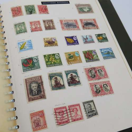 Album with over 1850 stamps - Many mint condition