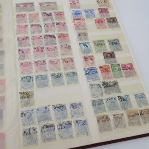 Decent stamp album with almost 1000 stamps - Many of them better value stamps