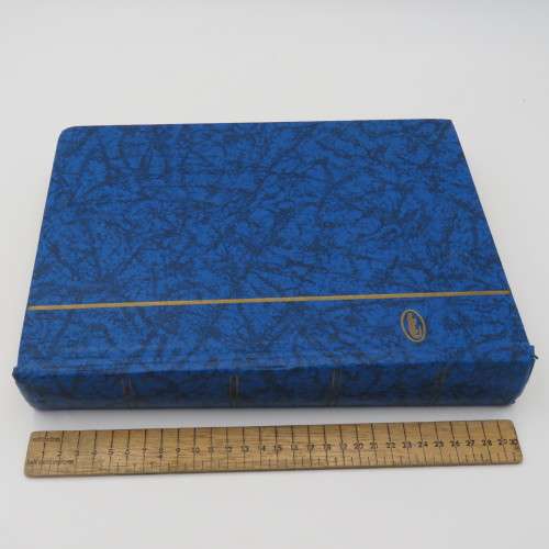64 Page stamp album with over 2500 world stamps - Not checked