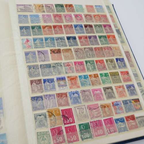 64 Page stamp album with over 2500 world stamps - Not checked
