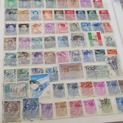 64 Page stamp album with over 2500 world stamps - Not checked