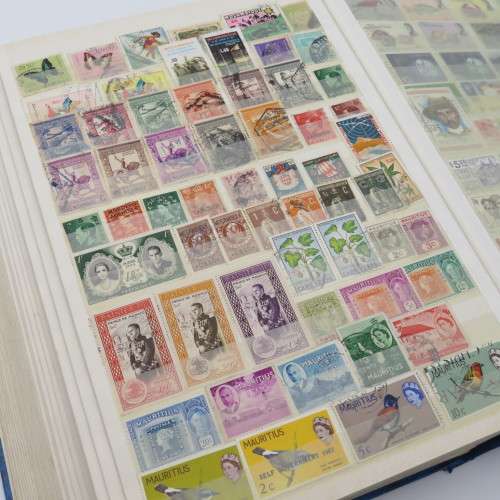 64 Page stamp album with over 2500 world stamps - Not checked