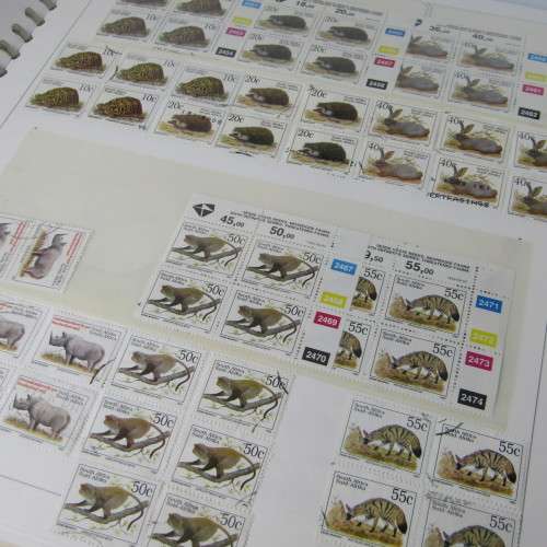 Album with more than 1450 South Africa modern stamps - lot of them mint