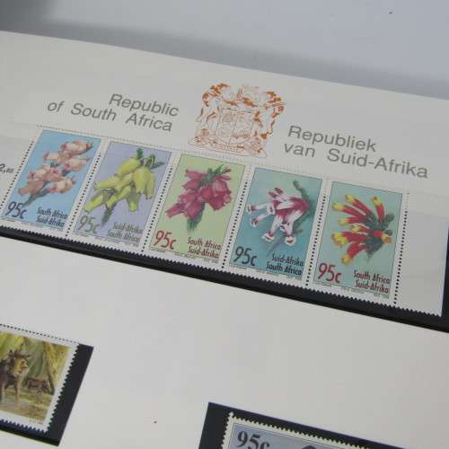 Album with more than 1450 South Africa modern stamps - lot of them mint