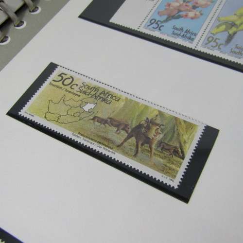 Album with more than 1450 South Africa modern stamps - lot of them mint