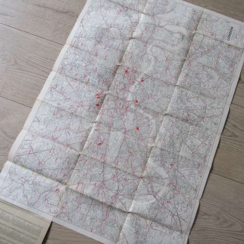 Vintage London Map - The authentic map including underground railway - 86 x 59cm