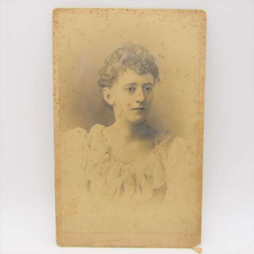 Antique photo portrait of unknown woman