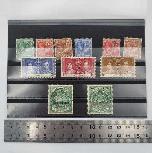 Antigua lot of 11 stamps - Mostly unused